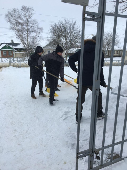 Зима, волонтерская акция.